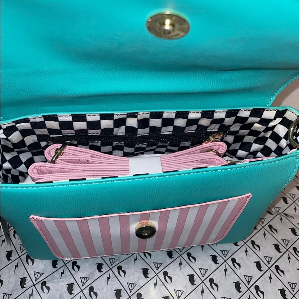 Exclusive Loungefly Harry Potter Sweet Shop Honeydukes Crossbody and Wallet Set - Picture 8 of 15